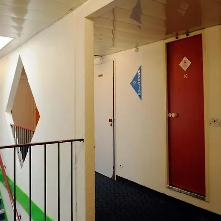 Lemon Romans Hotel *